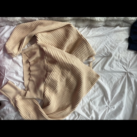 New Bacio Sweater Off The Shoulder Cropped Cream Size S - Picture 2 of 3